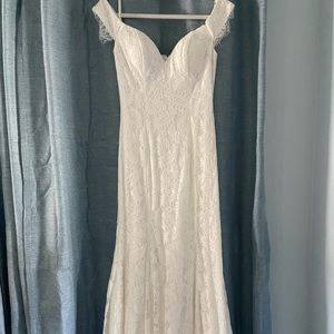 Gorgeous lace wedding gown! Simple and chic!
